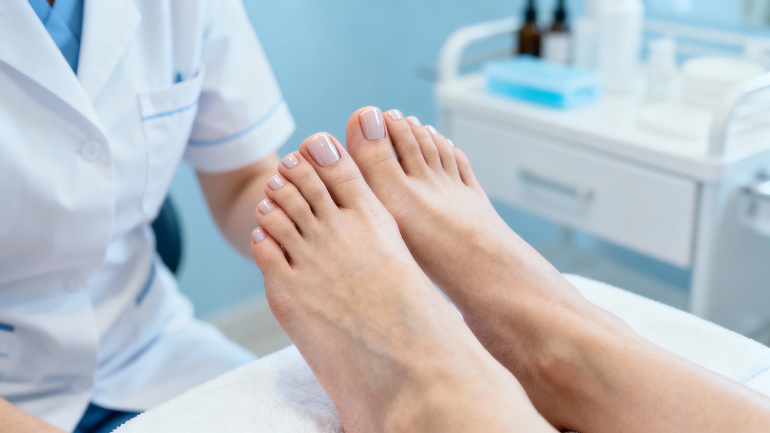 Featured image for A Comprehensive Guide to Understanding the Different Types of Toenail Fungus Infection (Onychomycosis): Causes, Symptoms, and Treatment